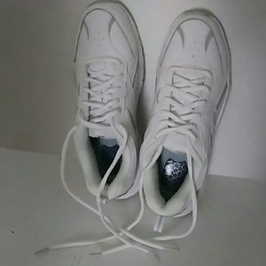 New-ish 8W Dr. Scholl's Sneakers